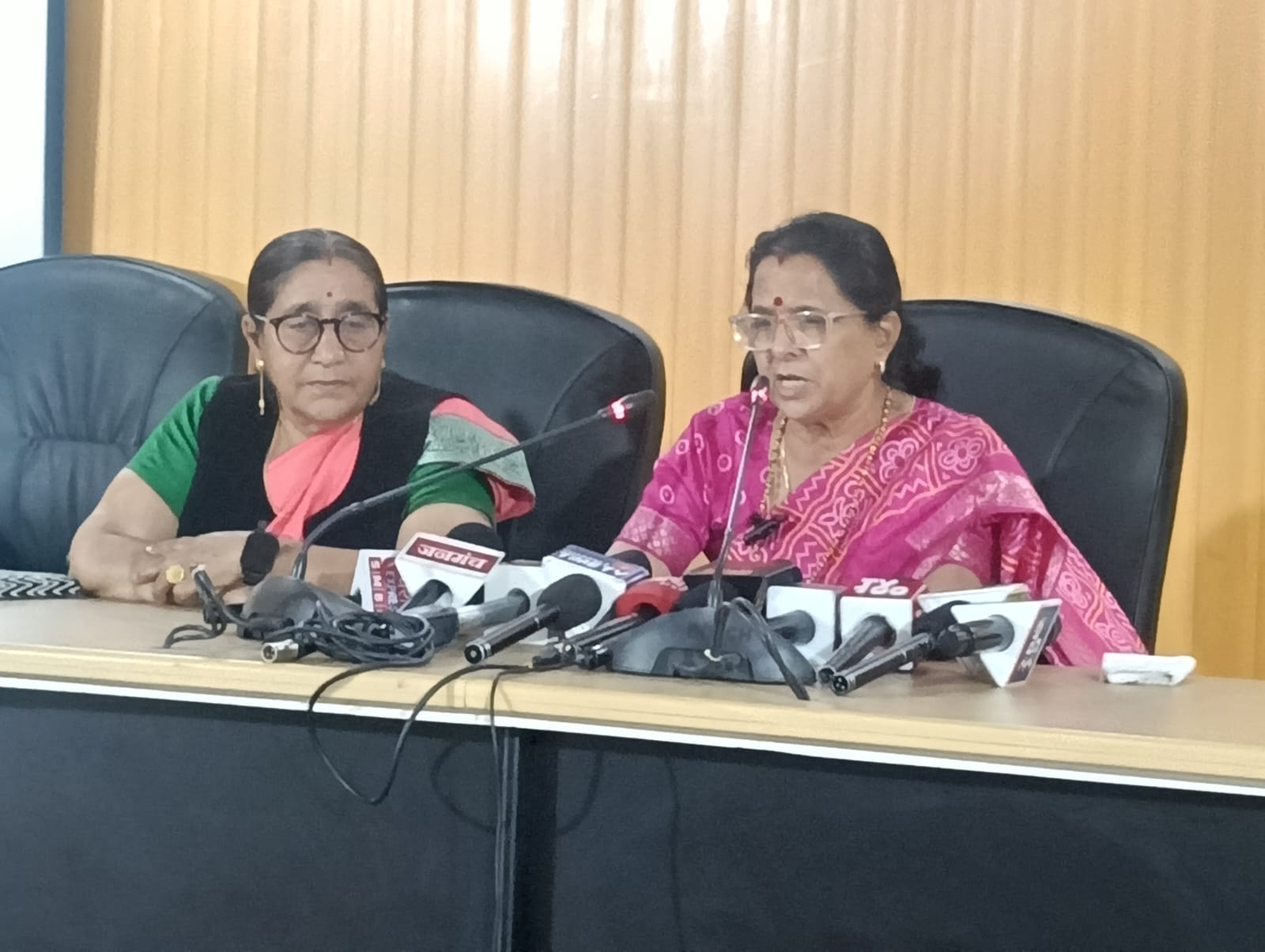 उत्तराखंड में ‘महिला आयोग आपके द्वार’ कार्यक्रम: 25 मामलों का त्वरित समाधान